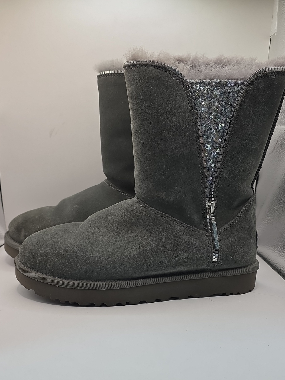 Uggs Classic Sequins Zipper On The Side Size 8 Womens